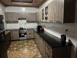 House - Sleeps 8 - Parking - Garden
