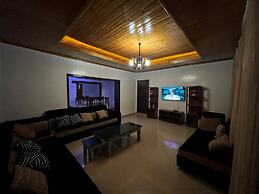House - Sleeps 8 - Parking - Garden