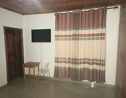 House - Sleeps 8 - Parking - Garden