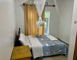 House - Sleeps 8 - Parking - Garden