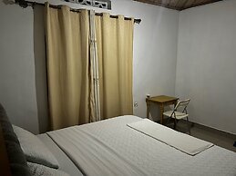 House - Sleeps 8 - Parking - Garden