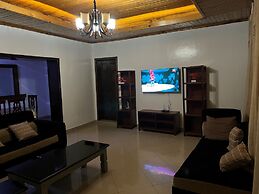 House - Sleeps 8 - Parking - Garden