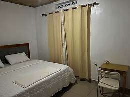 House - Sleeps 8 - Parking - Garden