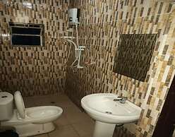 House - Sleeps 8 - Parking - Garden