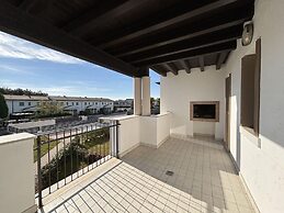 Stunning Apartment With Shared Pool