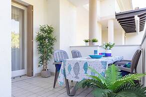 Comfy Apartment With Shared Pool