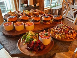 Silverwood Luxury Lodge Resort