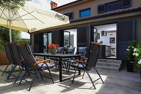 Olive Garden Paradise with Swimming pool