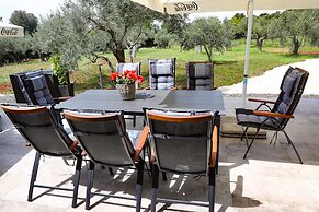 Olive Garden Paradise with Swimming pool