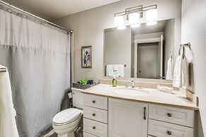 Updated Duplex Home < 1 Mi to Downtown Enumclaw!