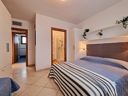 Modern Three Room Flat With Pool