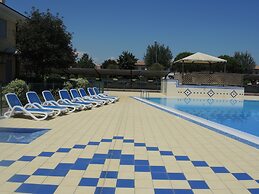 Modern Three Room Flat With Pool