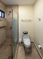 Luxurious Condo Studio 5 Minutes Beach