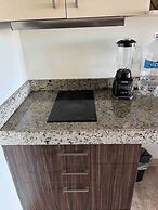 Luxurious Condo Studio 5 Minutes Beach