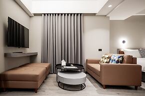 Voyager Hotel