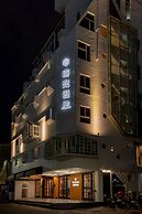 Voyager Hotel