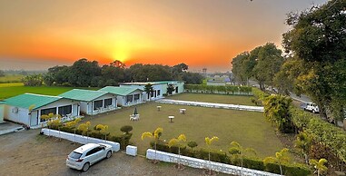 Six Seasons Resort
