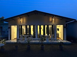 Six Seasons Resort