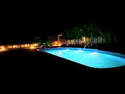 Six Seasons Resort