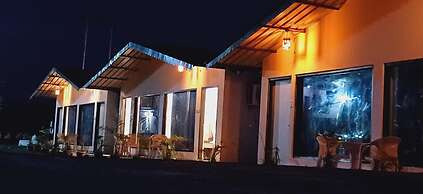 Six Seasons Resort