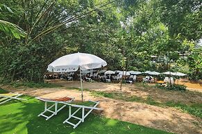 It My Life Cafe X Camp
