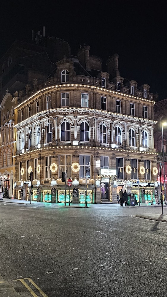 Harrisons Aparthotel