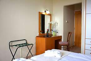 PARNON HOTEL