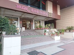 Hotel Apna Palace