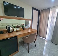 Costa Karakoy Hotel