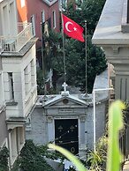 Costa Karakoy Hotel