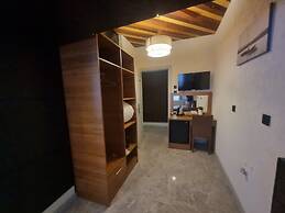 Costa Karakoy Hotel
