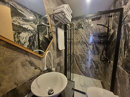 Costa Karakoy Hotel