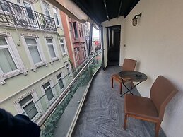 Costa Karakoy Hotel