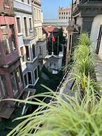 Costa Karakoy Hotel