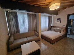 Costa Karakoy Hotel