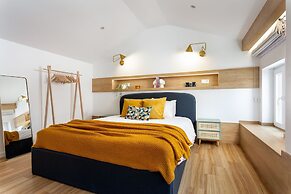 Downtown Oak Duplex