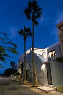 Antigoni's Seaside Lodge
