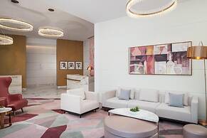 Hilton Dubai Creek Hotel & Residences
