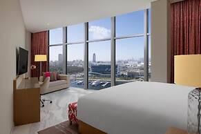 Hilton Dubai Creek Hotel & Residences