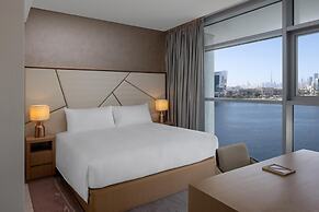 Hilton Dubai Creek Hotel & Residences