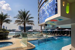 Hilton Dubai Creek Hotel & Residences