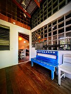 Arana House