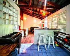 Arana House