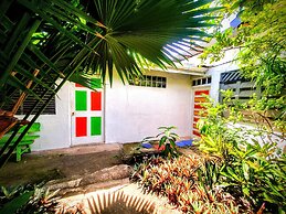 Arana House