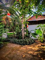 Arana House