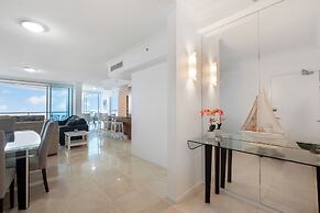 Chevron Renaissance - Wow Stay
