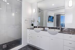 Chevron Renaissance - Wow Stay