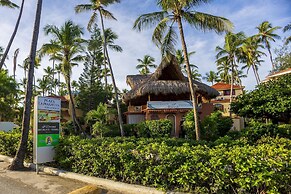 Beachfront 7BR Villa With Pool Maid Los Corales