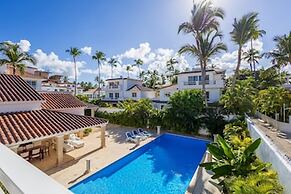 Beachfront 7BR Villa With Pool Maid Los Corales