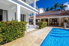 Beachfront 7BR Villa With Pool Maid Los Corales